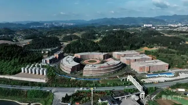 “黔酒全球行”走进维港,酱香威士忌海外版香港首发(图8) “黔酒全球行”走进维港,酱香威士忌海外版香港首发(图8)