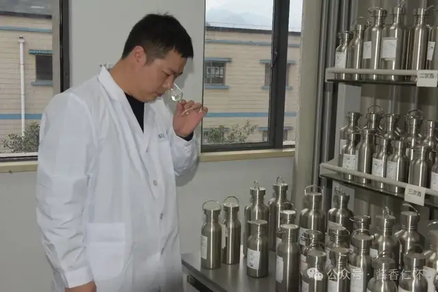 【新晋“国评”风采】李显彬:酿造新生活 品出酱酒魂(图1) 【新晋“国评”风采】李显彬:酿造新生活 品出酱酒魂(图1)