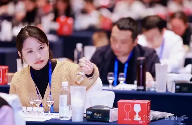 【新晋“国评”风采】杨梅:5年深耕品评 时光不负匠心(图1) 【新晋“国评”风采】杨梅:5年深耕品评 时光不负匠心(图1)