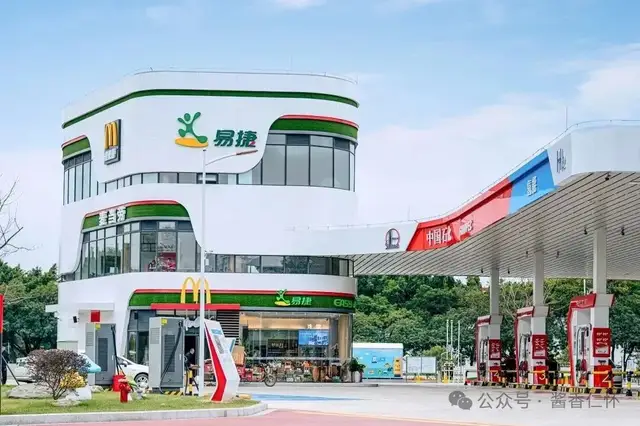 易捷 + 仁怀酱香酒:跨界合作点亮白酒行业调整期(图2) 易捷 + 仁怀酱香酒:跨界合作点亮白酒行业调整期(图2)