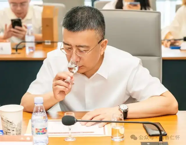 【新晋“国评”风采】张传远:匠心酿酱香 极致造极品(图3) 【新晋“国评”风采】张传远:匠心酿酱香 极致造极品(图3)