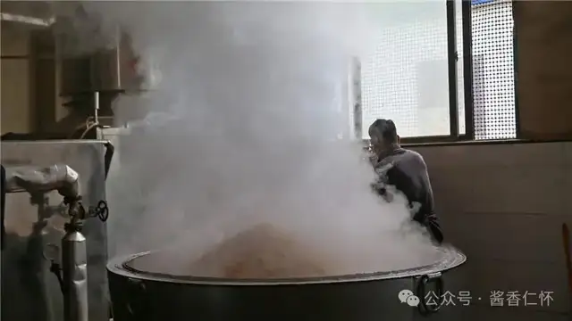 茅台镇酿酒车间工人的一天(图6) 茅台镇酿酒车间工人的一天(图6)